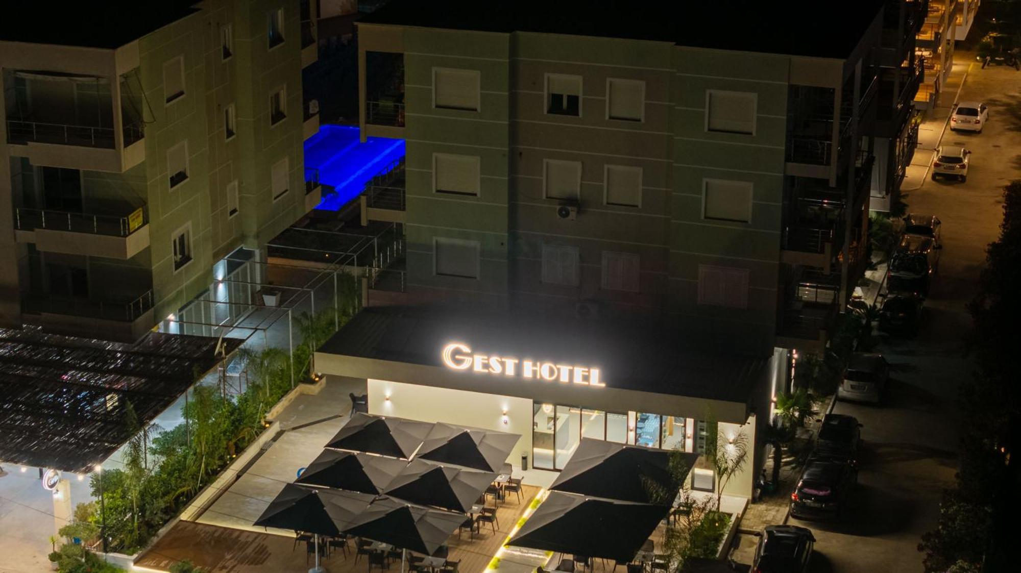 Gest Hotel Radhimë Exterior foto